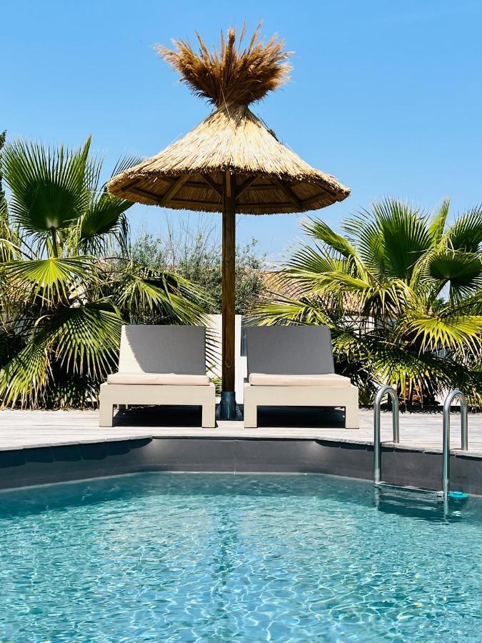 Cabane Le Flamant Avec Jardin, Piscine Et Parking Saintes-Maries-de-la-Mer Bagian luar foto