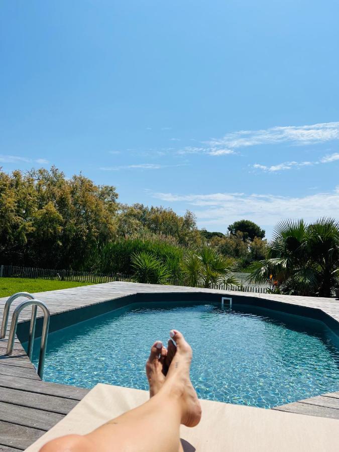 Cabane Le Flamant Avec Jardin, Piscine Et Parking Saintes-Maries-de-la-Mer Bagian luar foto