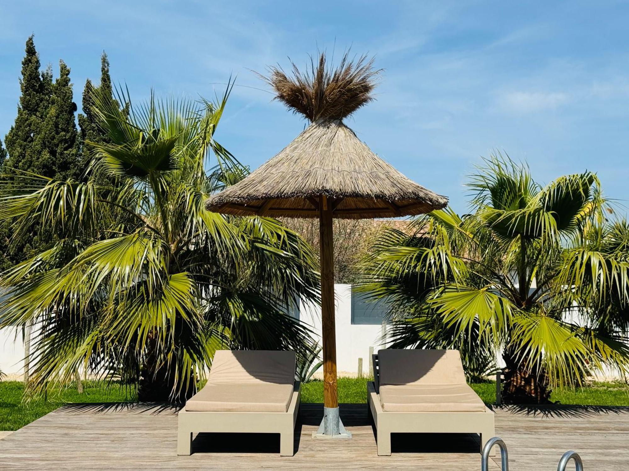 Cabane Le Flamant Avec Jardin, Piscine Et Parking Saintes-Maries-de-la-Mer Bagian luar foto