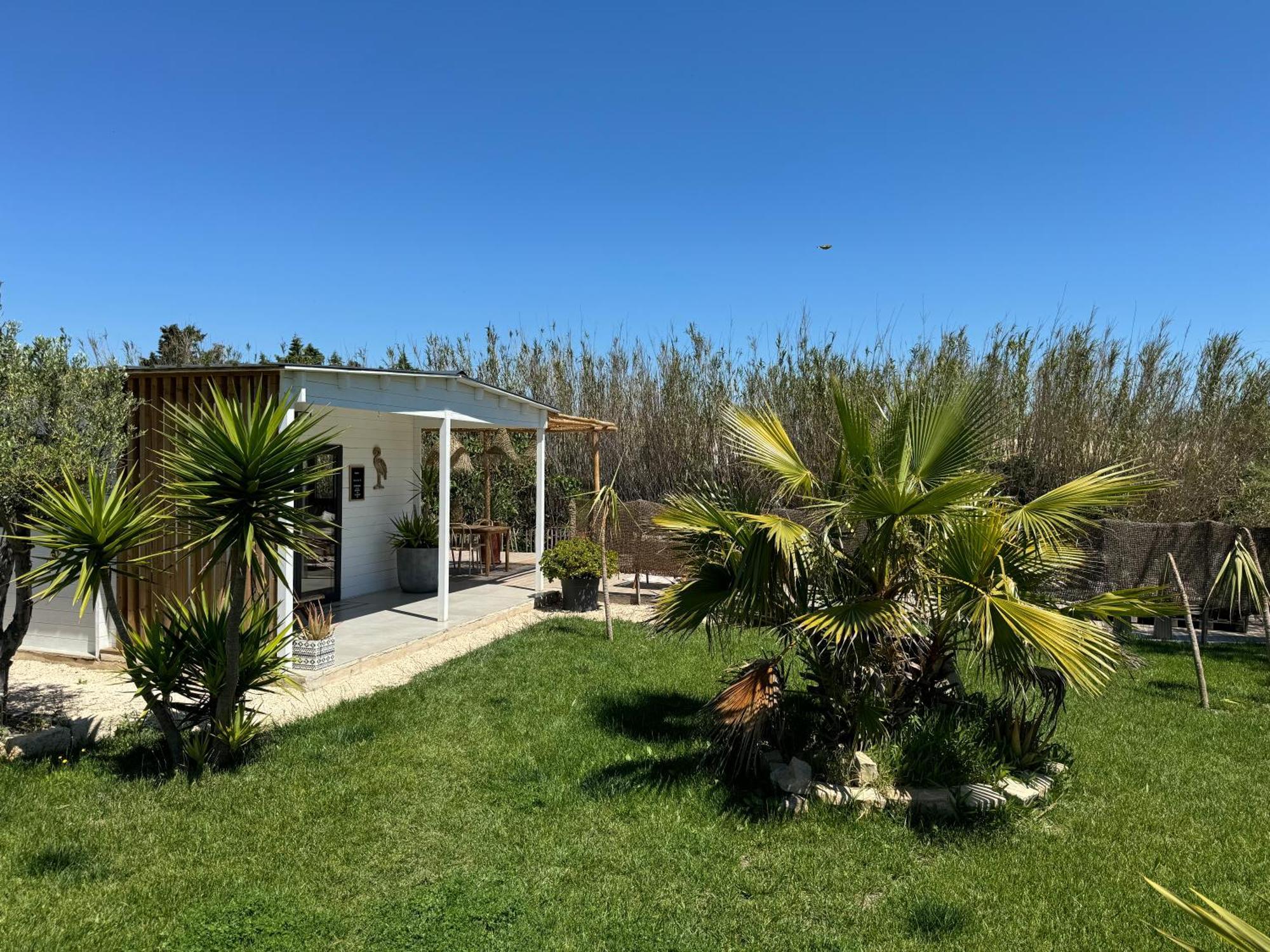 Cabane Le Flamant Avec Jardin, Piscine Et Parking Saintes-Maries-de-la-Mer Bagian luar foto