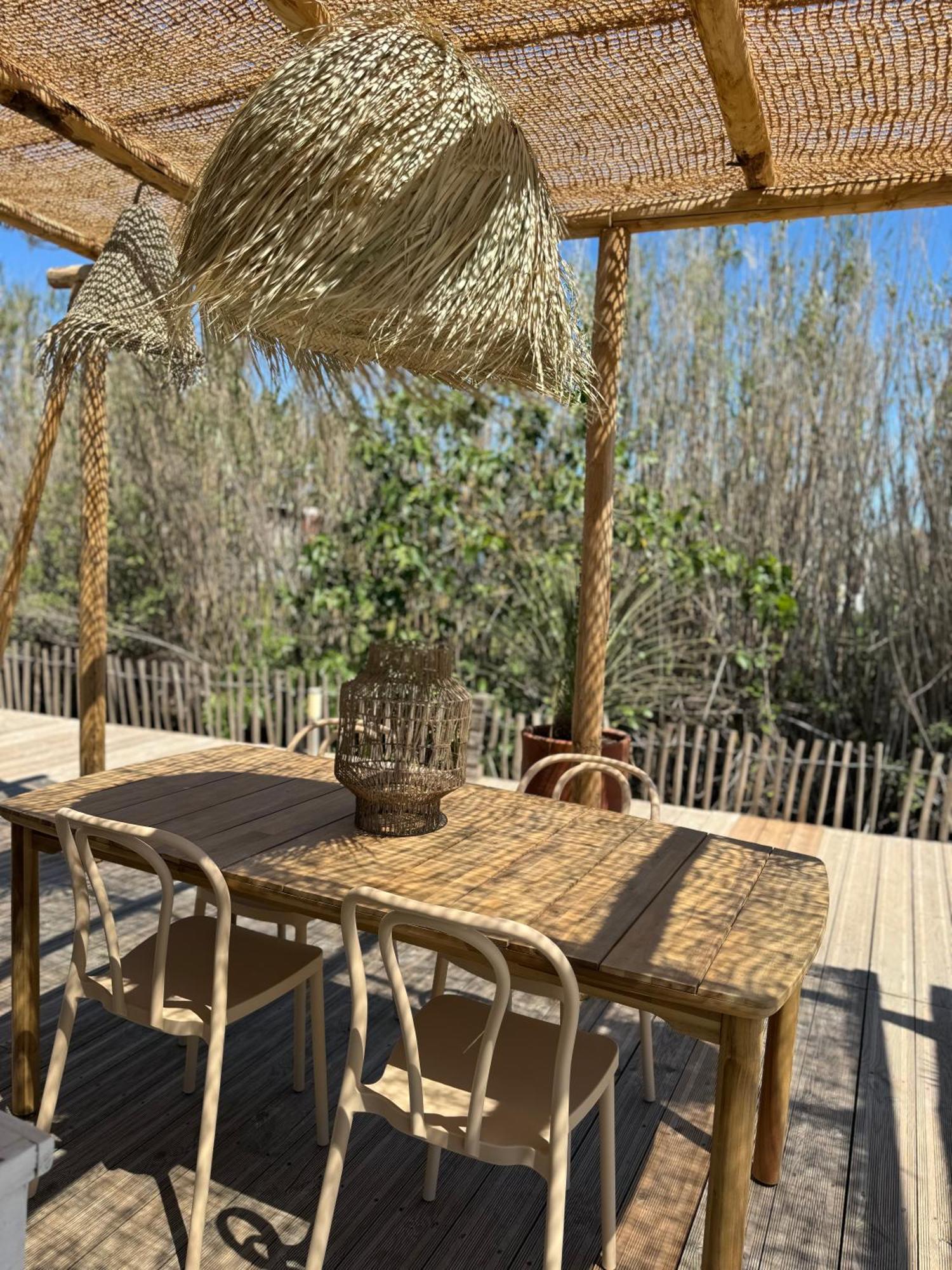 Cabane Le Flamant Avec Jardin, Piscine Et Parking Saintes-Maries-de-la-Mer Bagian luar foto